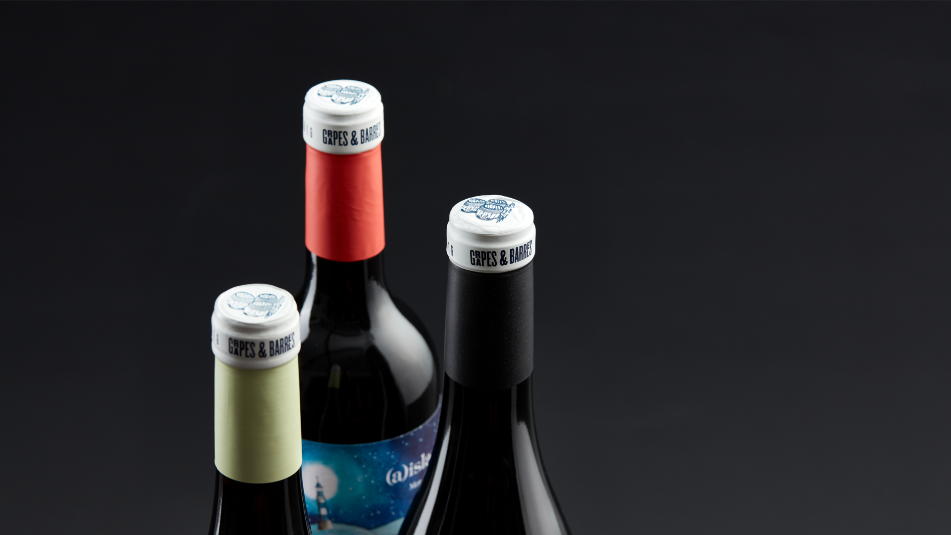 Branding corporativo de los vinos Grapes & Barrels por NOMON DESIGN, agencia de branding de Barcelona