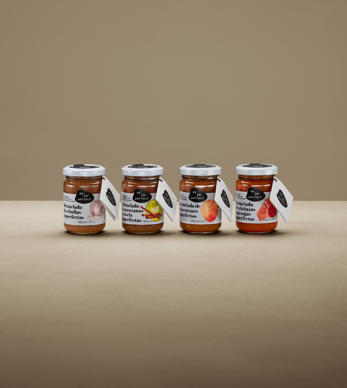 Packaging de la gama de mermeladas es im-perfect diseñado por Nomon Design, agencia de branding.