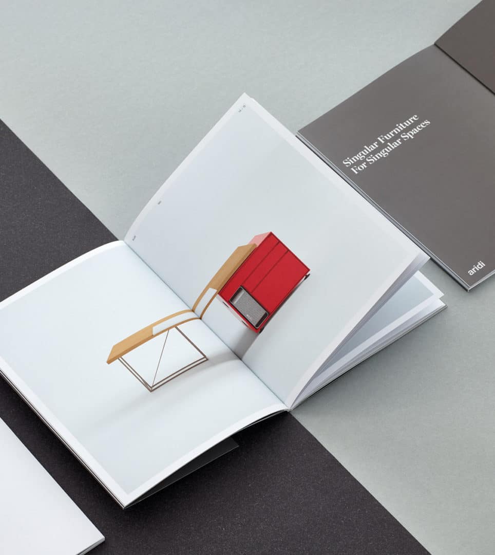 Páginas interiores del editorial del catálogo WO de Aridi por Nomon Design, agencia de branding, diseño gráfico y packaging de Barcelona.