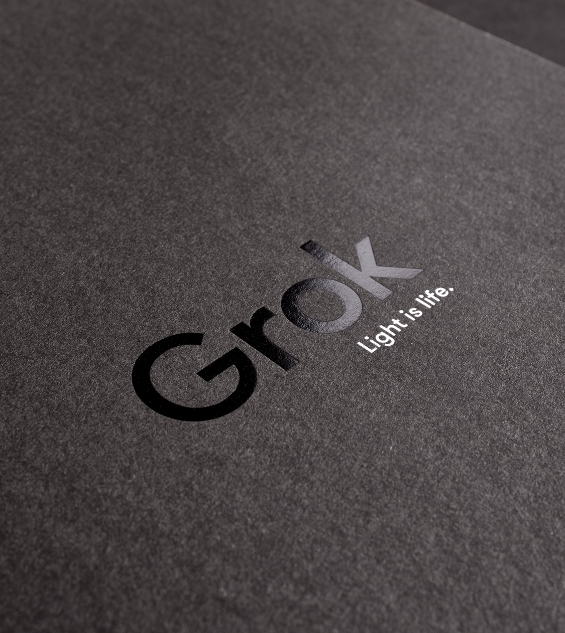 Branding corporativo para Grok por Nomon Design, agencia de branding, diseño gráfico y packaging de Barcelona.