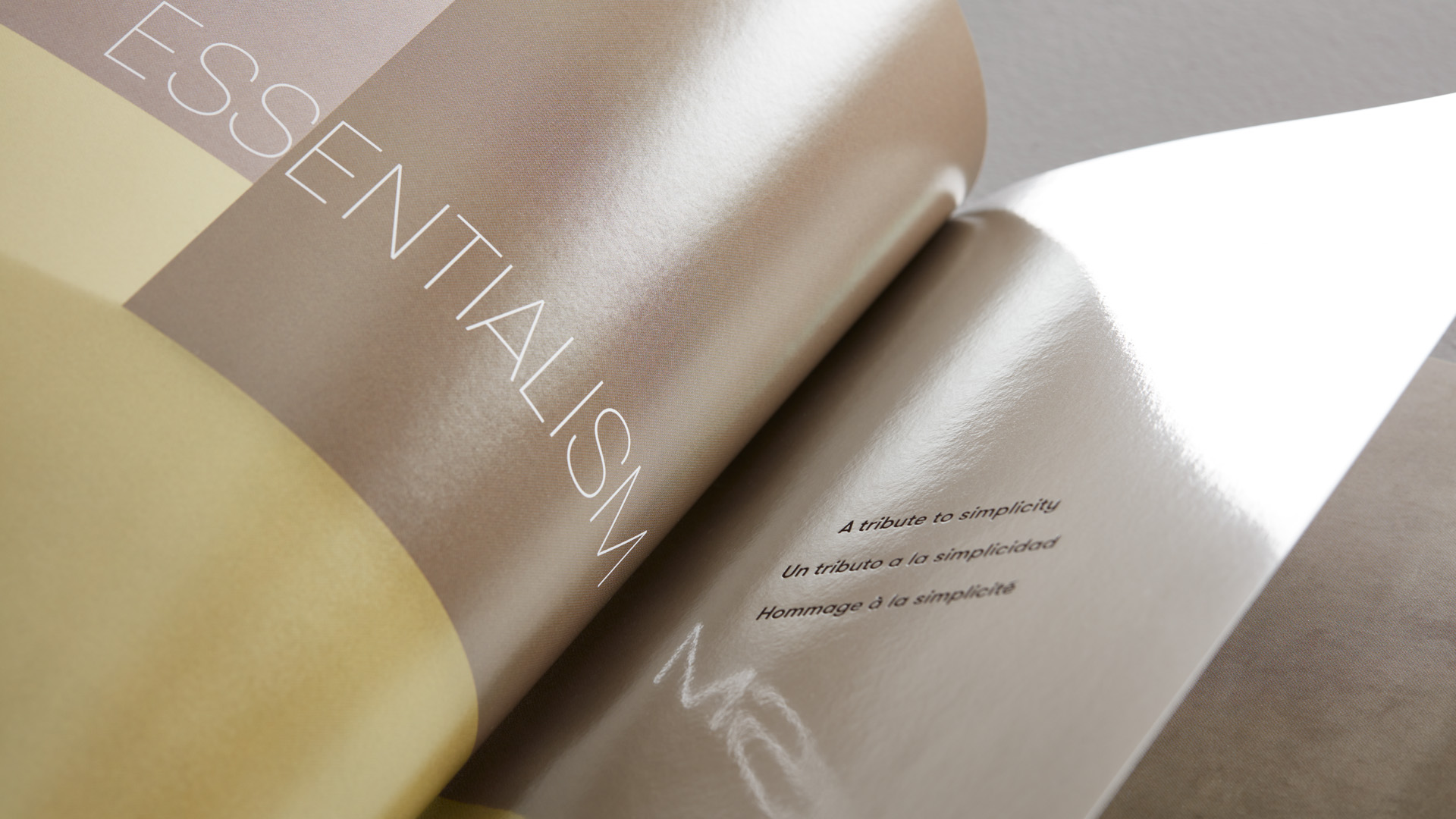 Detalle del Diseño editorial del catálogo 2019/20 Grok por Nomon Design, agencia de branding