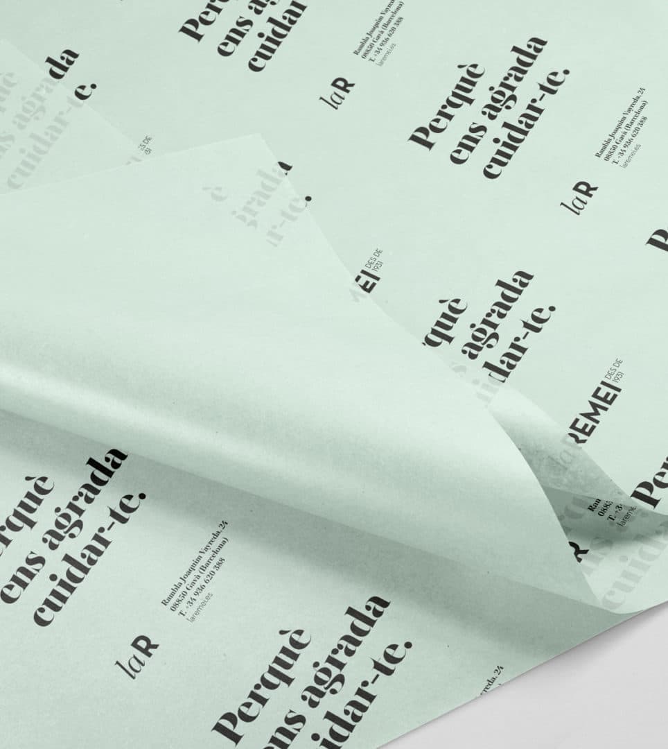 Branding corporativo farmacia La Remei por Nomon Design, agencia de branding, diseño gráfico y packaging