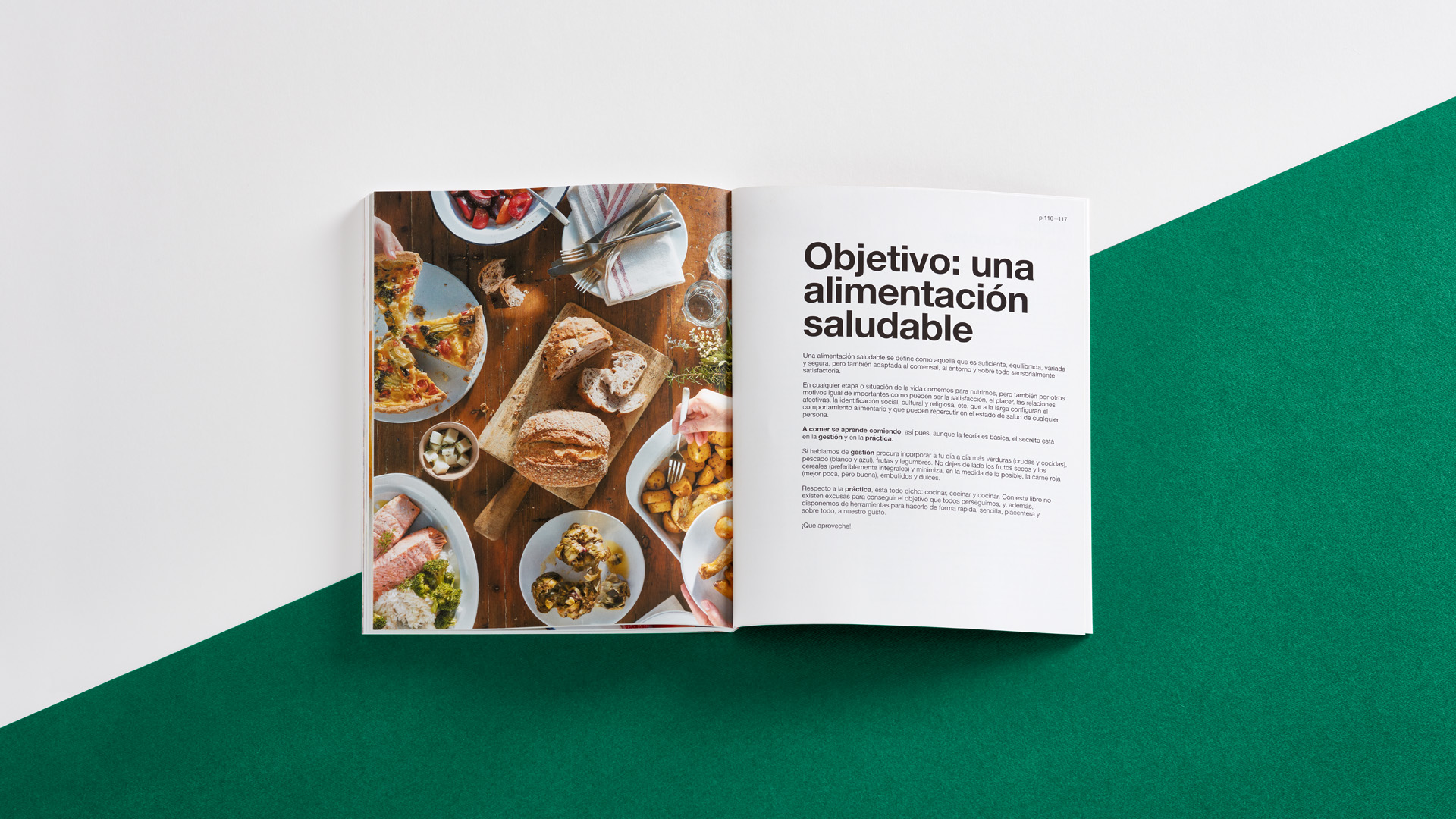 Estrategia de branding aplicado en interiores de su catálogo corporativo para la marca innovadora Lékué por Nomon Design, agencia de branding