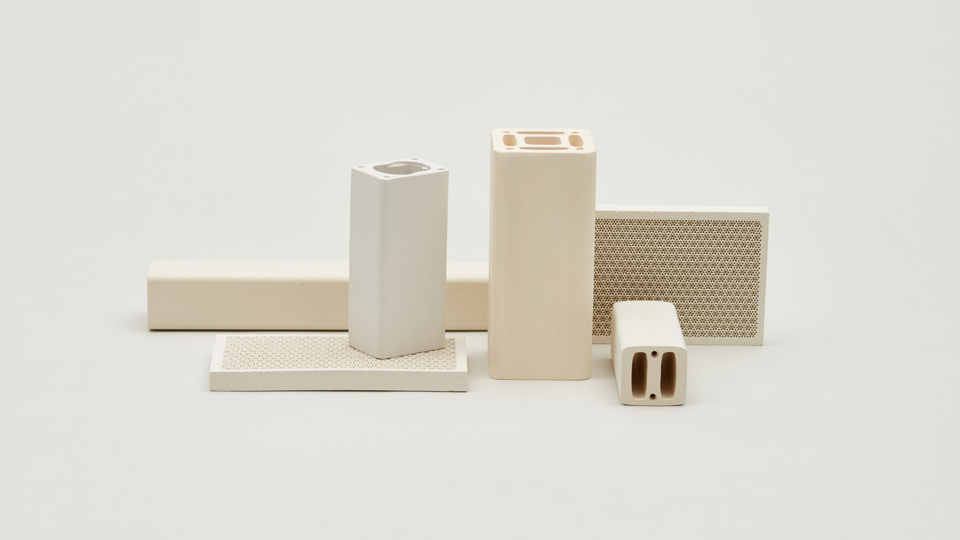 Branding corporativo de Keraco por Nomon Design, agencia de branding