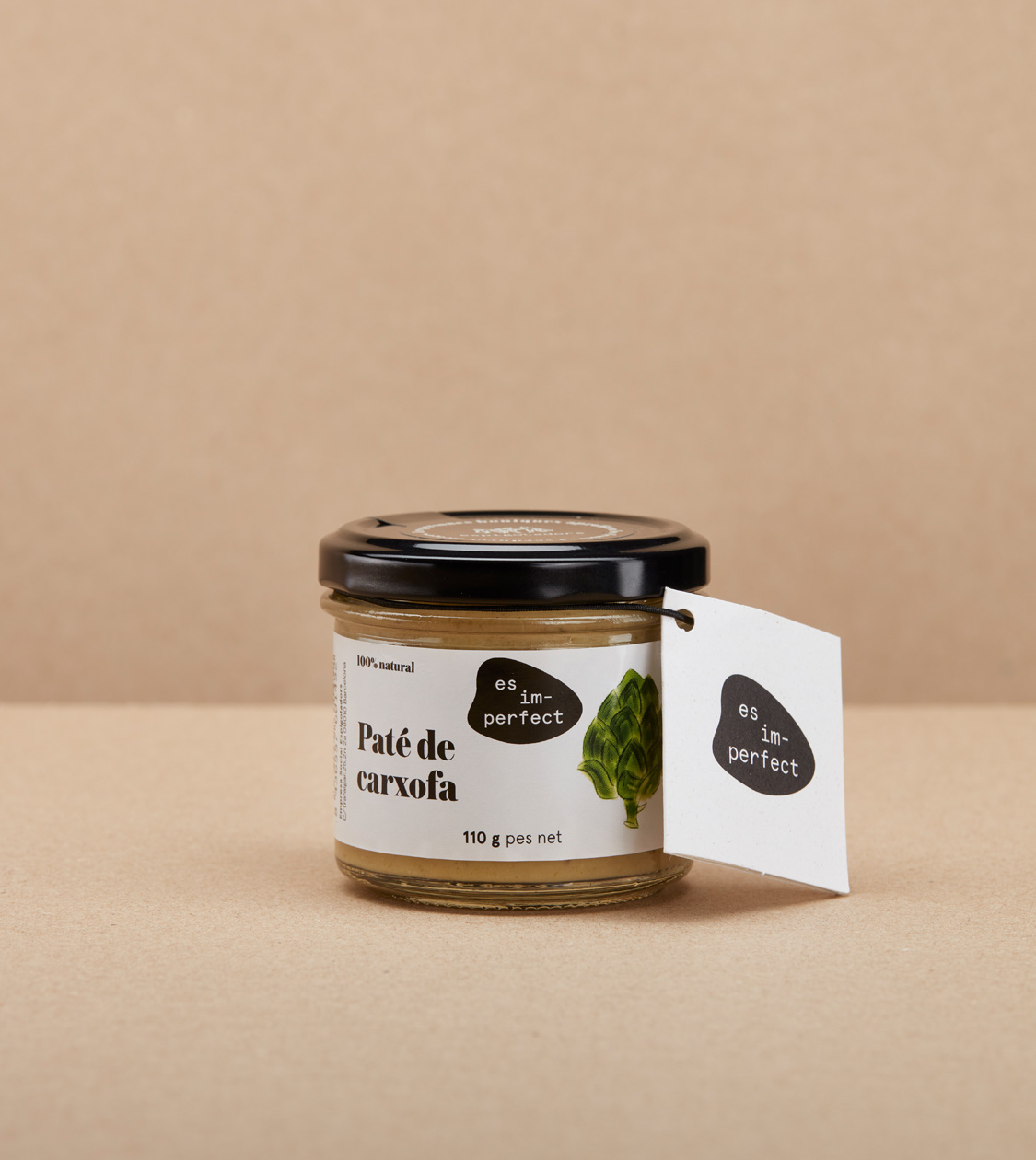Detalle del packaging de productos es im-perfect® por Nomon Design, agencia de branding