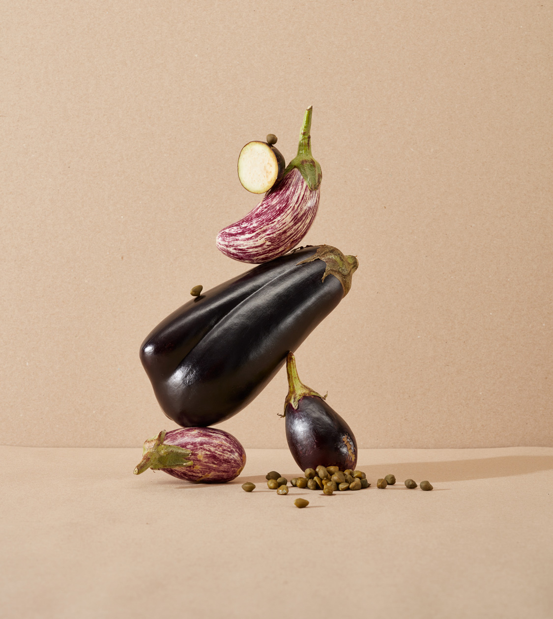 Bodegón de la dirección de arte de la e-commerce de es im-perfect® por Nomon Design, agencia de branding