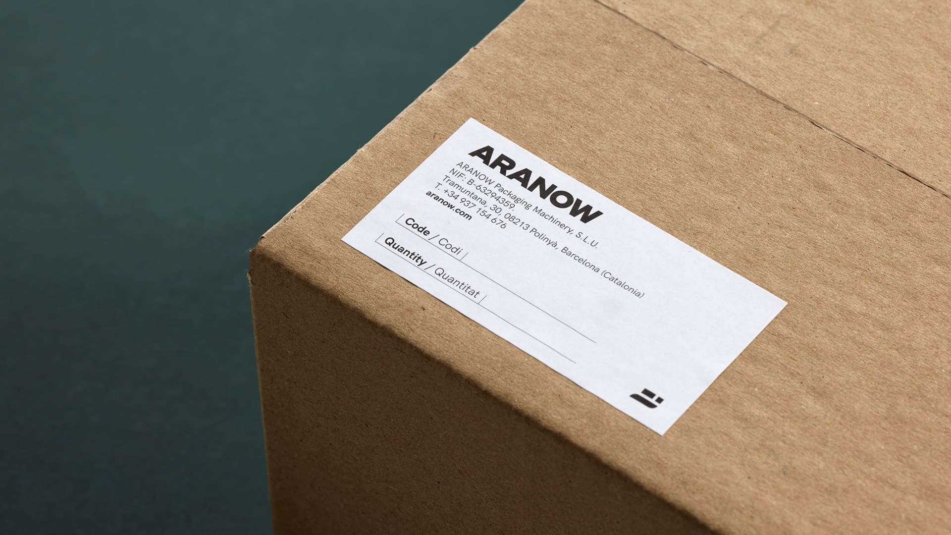Aplicación del branding corporativo para Aranow por NOMON DESIGN, agencia de branding