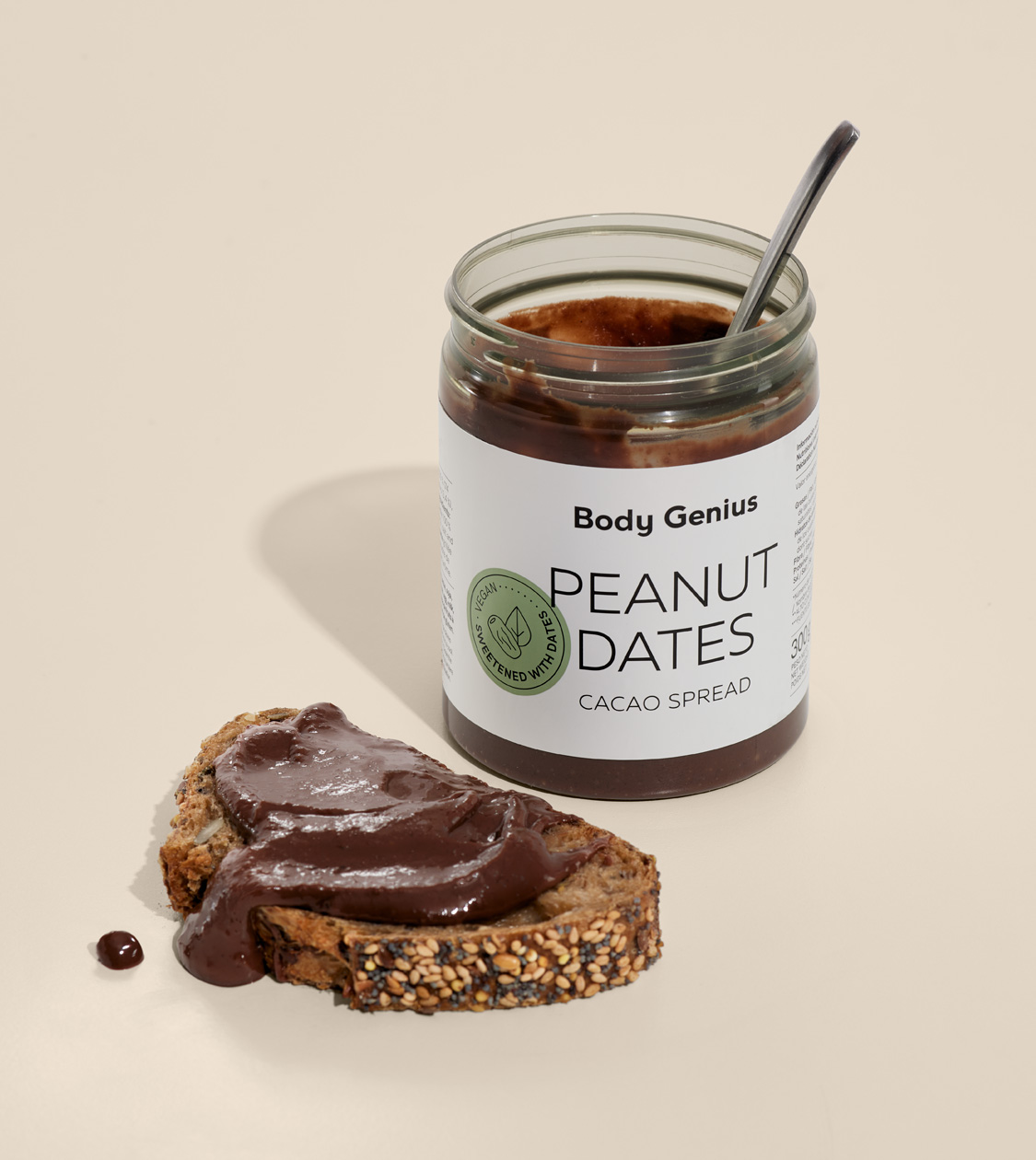Detalle del packaging de Peanut Dates de la gama Vegan de Body Genius
