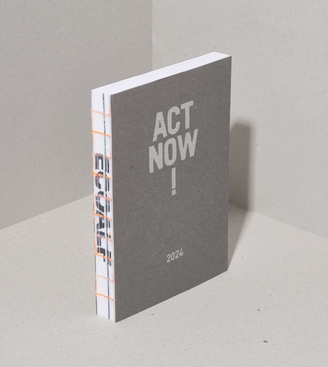 NOMON DESIGN, agencia de branding, diseña la colección «Ecoalf powered by Miquelrius»