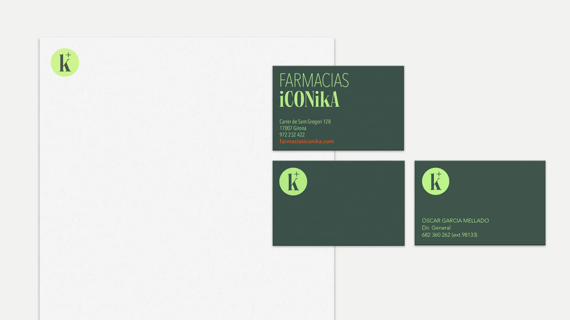 Aplicación del branding corporativo de Farmacias Iconika diseñado por NOMON DESIGN,agencia de branding de Barcelona, en su papelería corporativa