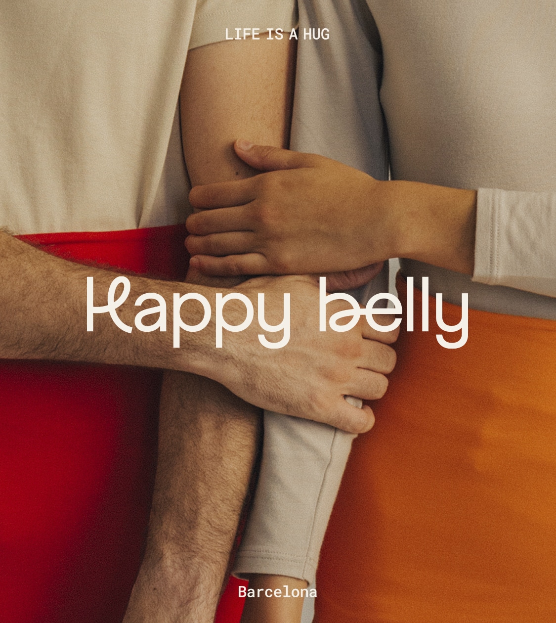 Dirección de arte que refleja el concepto 'Life is a Hug' definida por NOMON DESIGN, agencia de branding de Barcelona