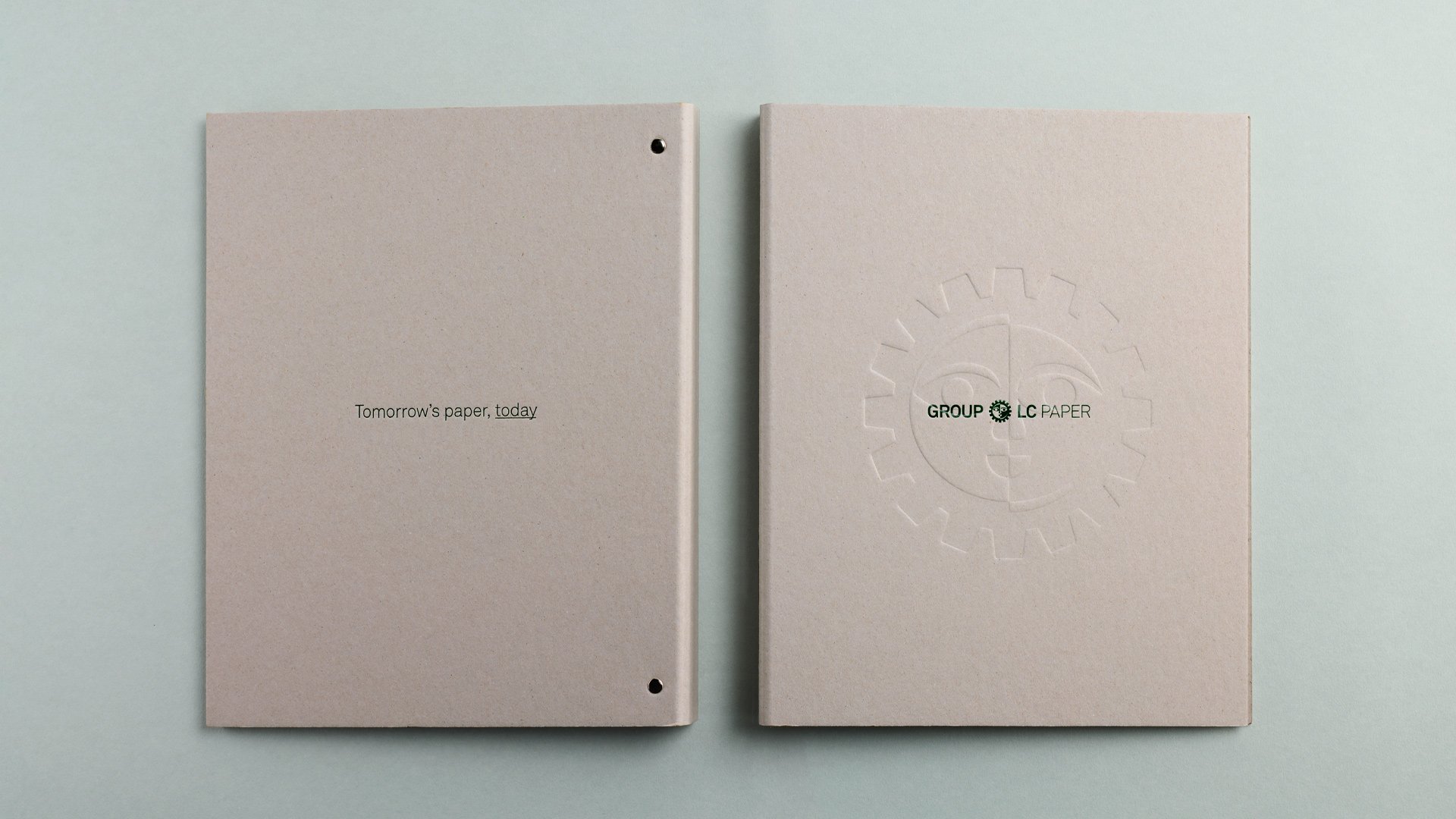 Cubiertas de memoria corporativa LC Paper diseñadas por Nomon Design, agencia de branding y diseño editorial en Barcelona.